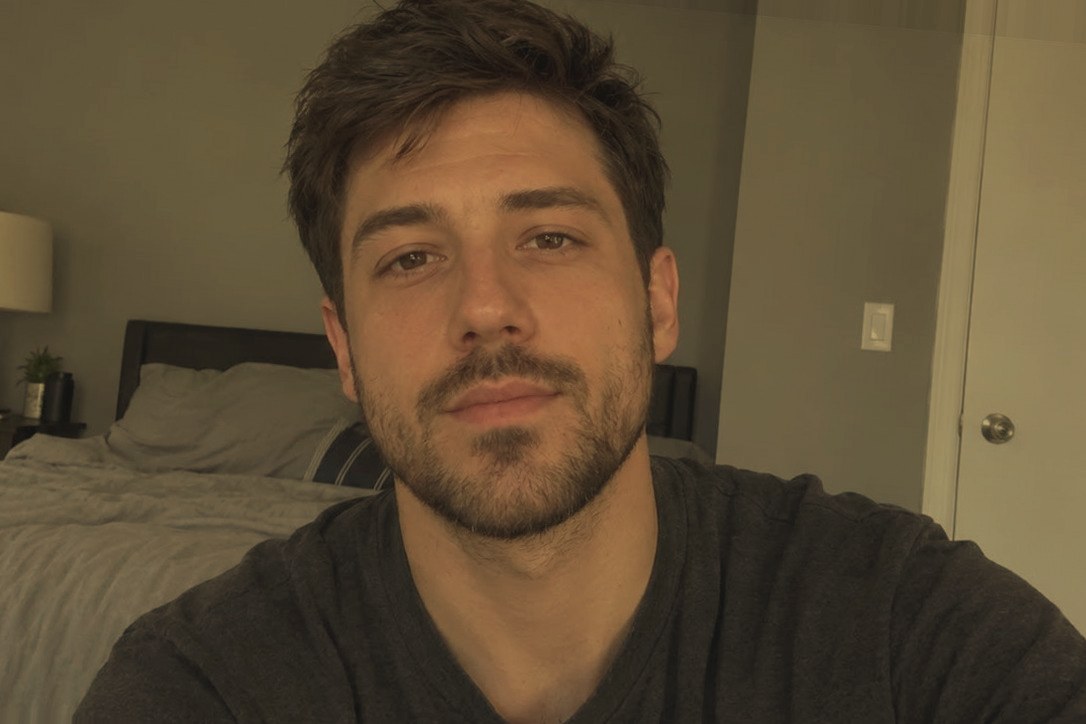 AI-generated photo of a fictional young man with a dim-lamp treatment